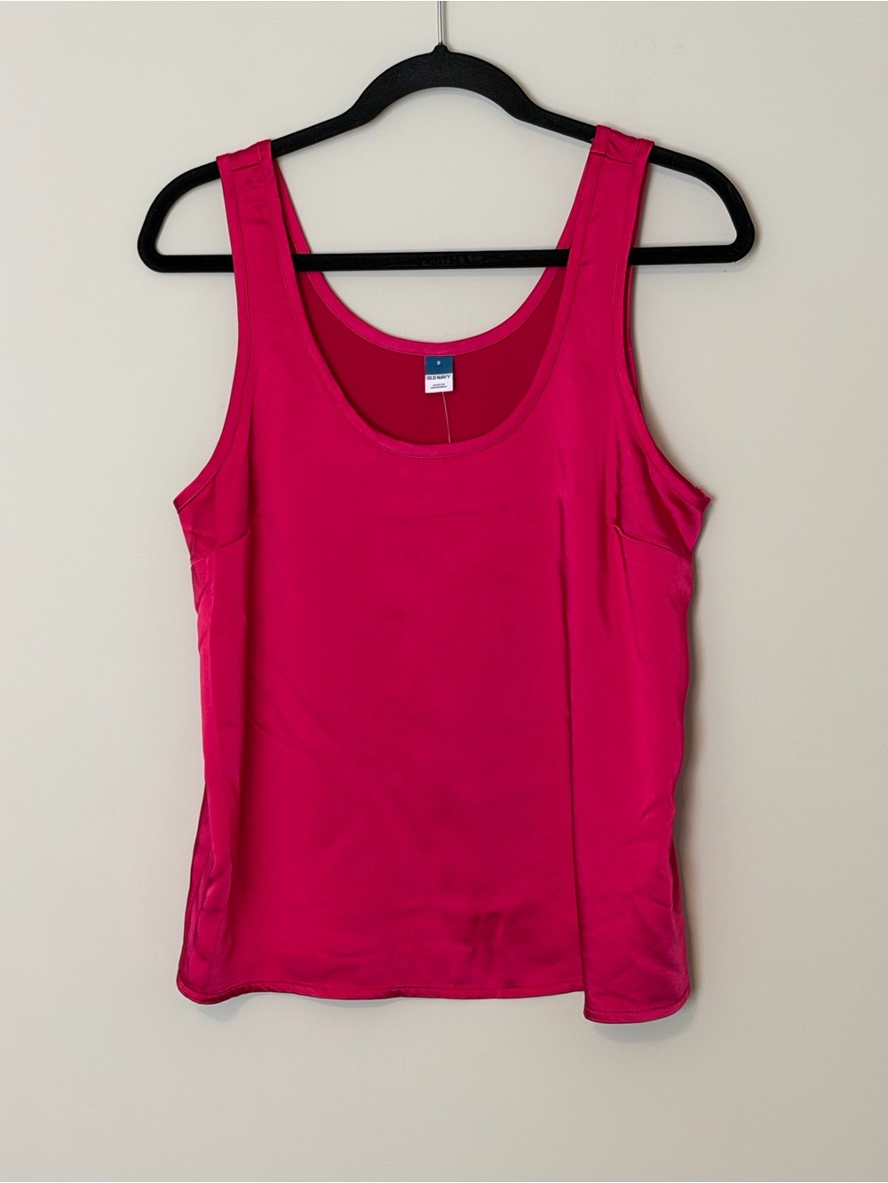 Old Navy Satin Tank Top Women’s Small Fuchsia Pink Scoop Neck NWT